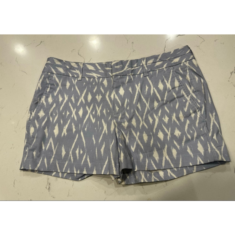 Gap Blue & White Ikat City 3 Inch Short Size 8